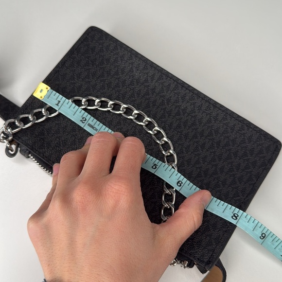 Michael Kors MK Signature Pull Chain Belt Bag black signature logo purse - Picture 11 of 12